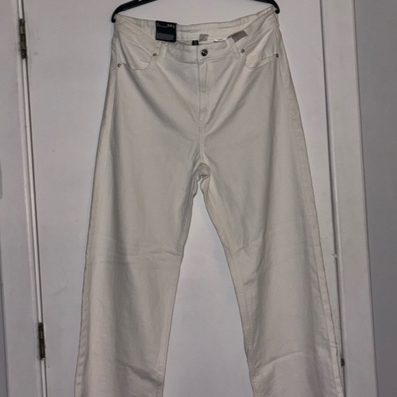 H&M Jeans - Picture 1 of 3